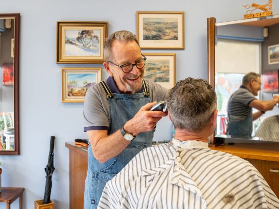 Mens Den Barbershop